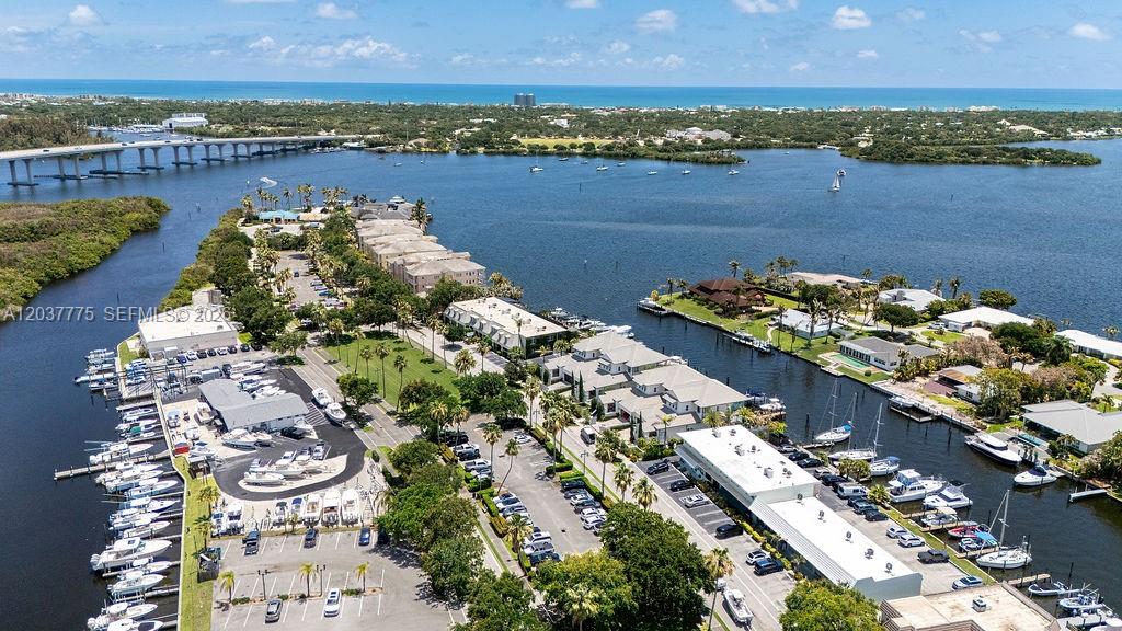 23 Royal Palm Pt # B, Vero Beach FL 32960