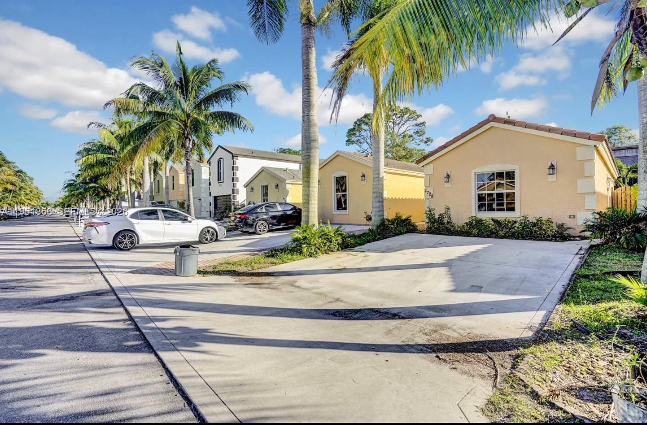 4728 Clemens St, Lake Worth FL 33463