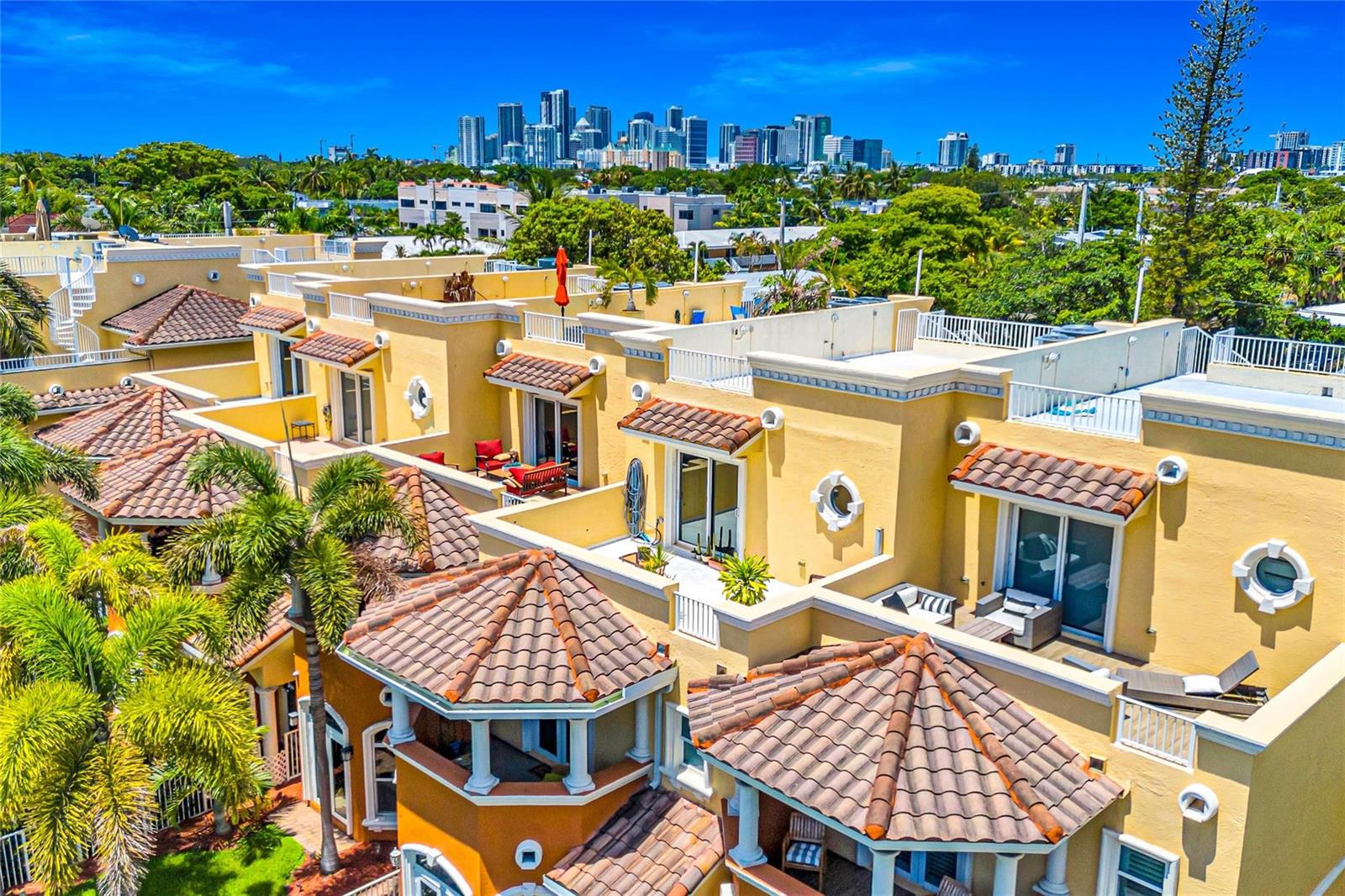 913 NE 17th Way, Fort Lauderdale FL 33304