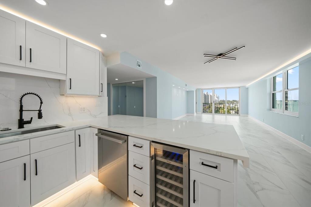 1400 GULF BOULEVARD UNIT 804, CLEARWATER BEACH, FL — photo 4 of 30