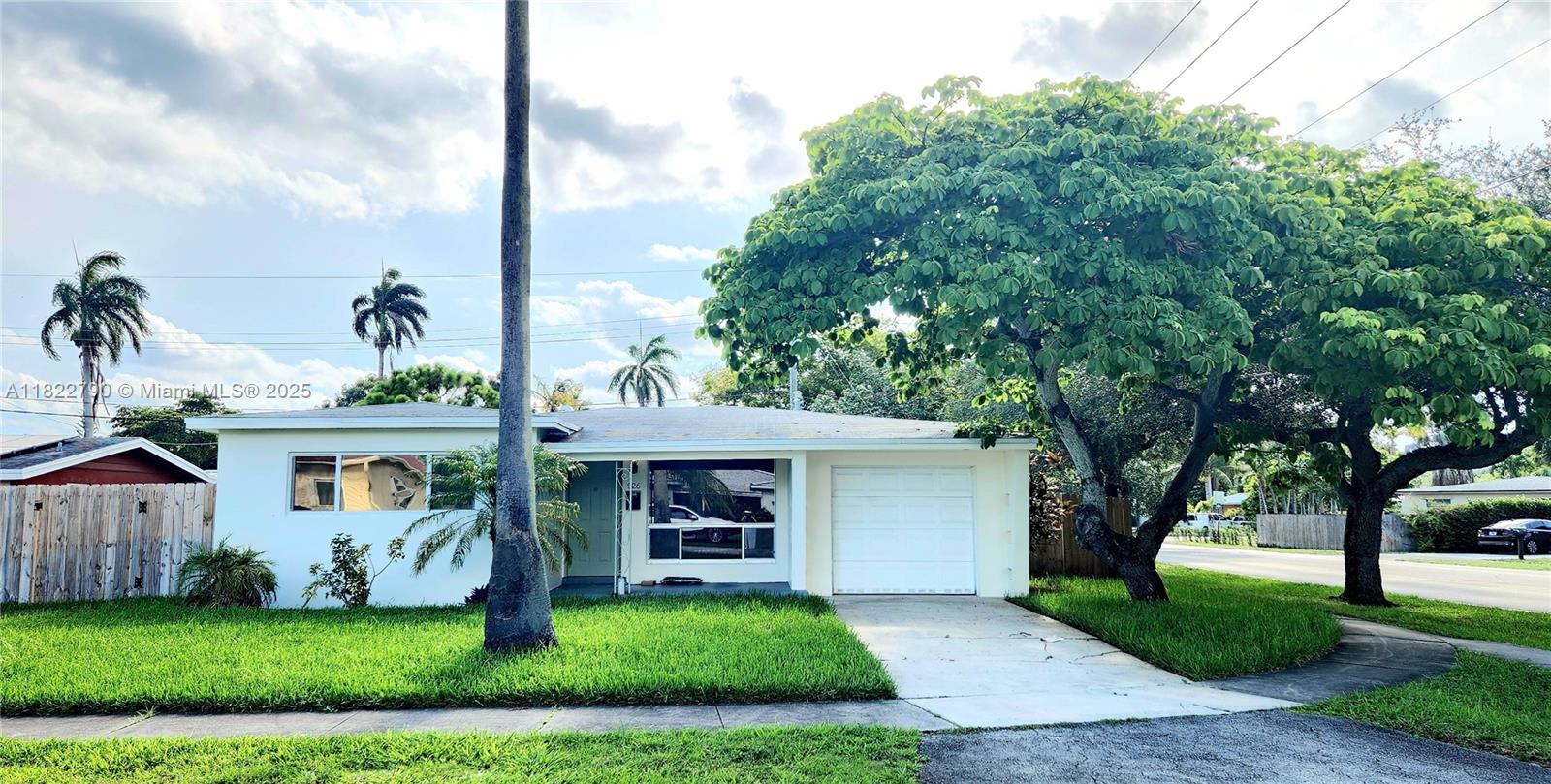 826 N 32nd Ct, Hollywood FL 33021