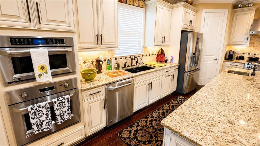 2519 VACCARO DRIVE, SARASOTA, FL — photo 5 of 30