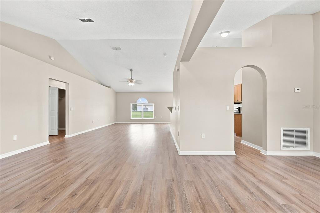 1346 DUNBARTON COURT, KISSIMMEE, FL — photo 4 of 30