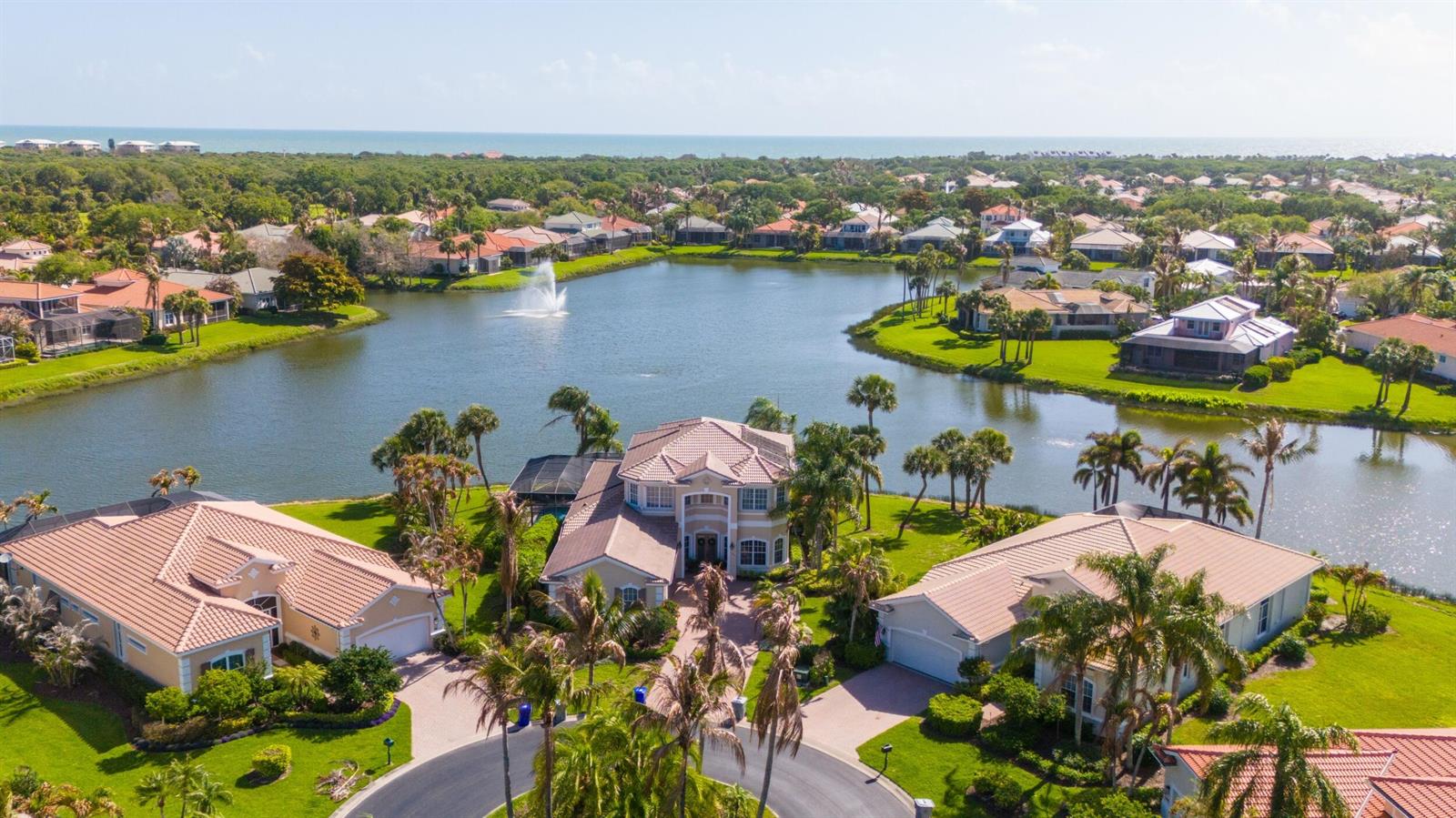 VERO BEACH, FL — photo 2 of 30