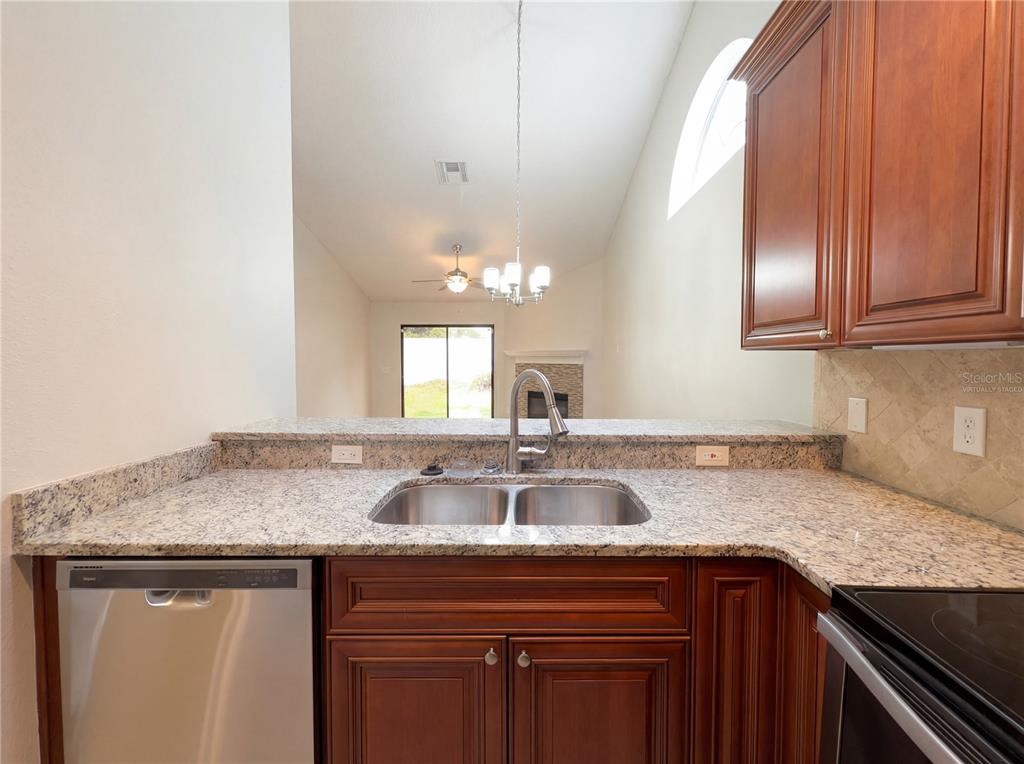 1696 CHATHAM CIRCLE, APOPKA, FL — photo 2 of 18