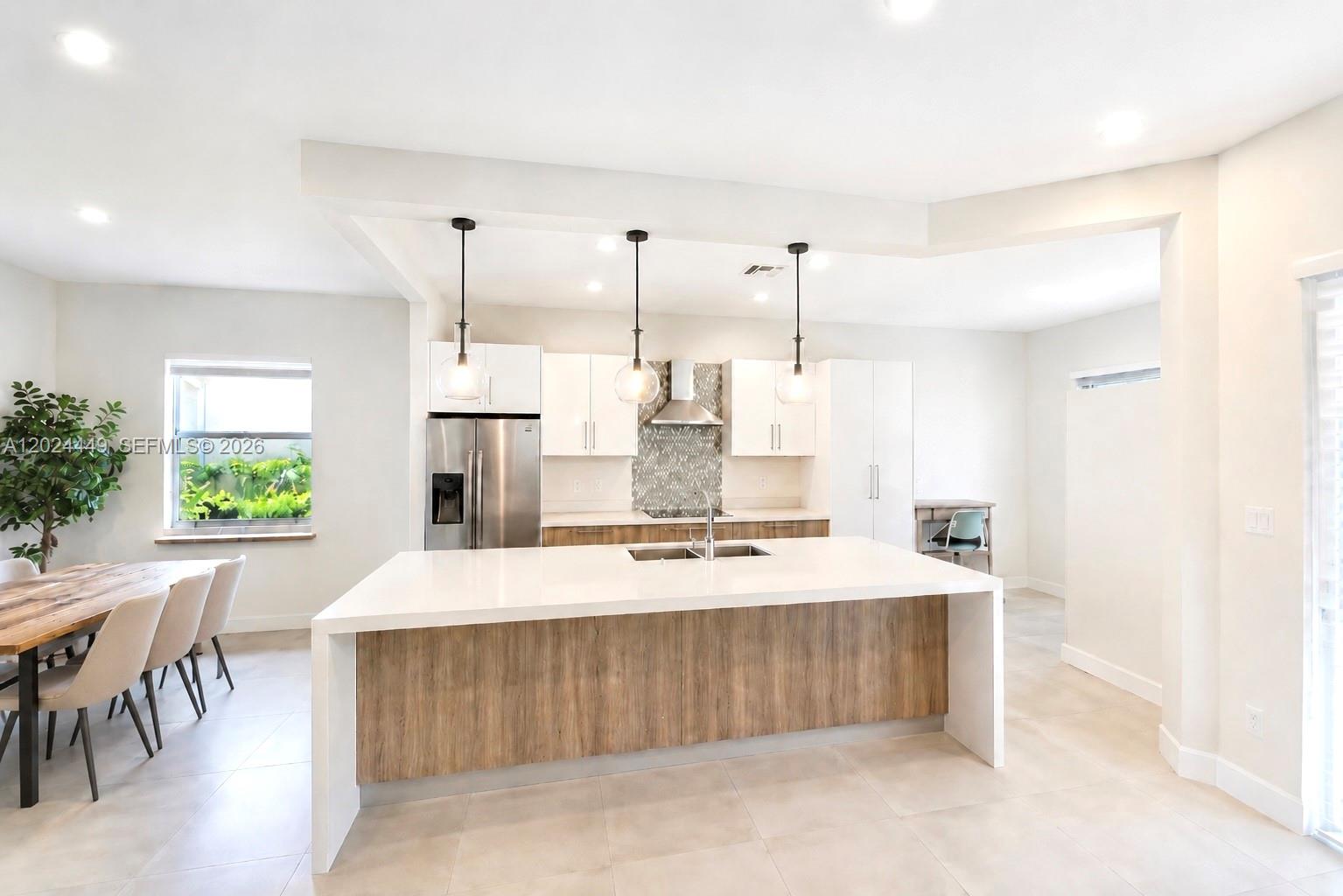 4486 W Whitewater Ave, Weston FL 33332