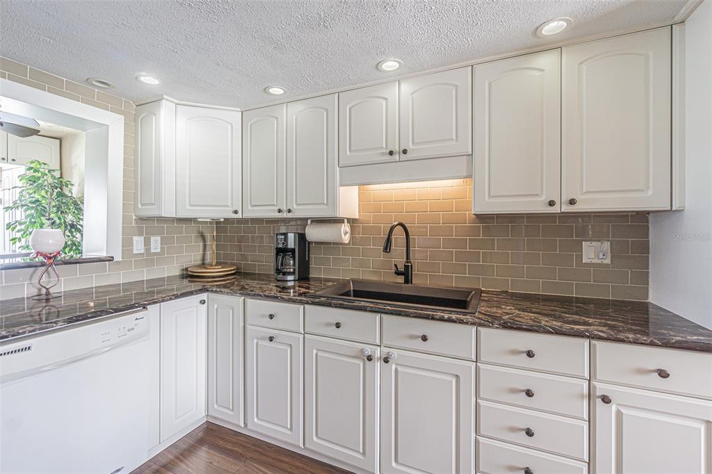 1 WINDRUSH BOULEVARD UNIT 54, INDIAN ROCKS BEACH, FL — photo 4 of 30