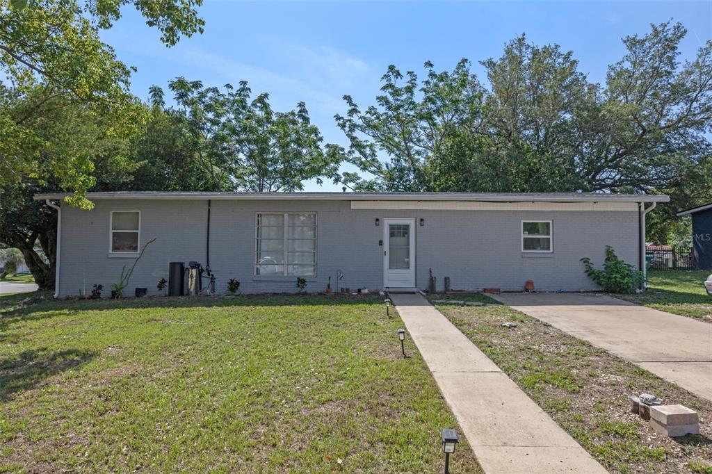 985 N VILLAGE DRIVE
