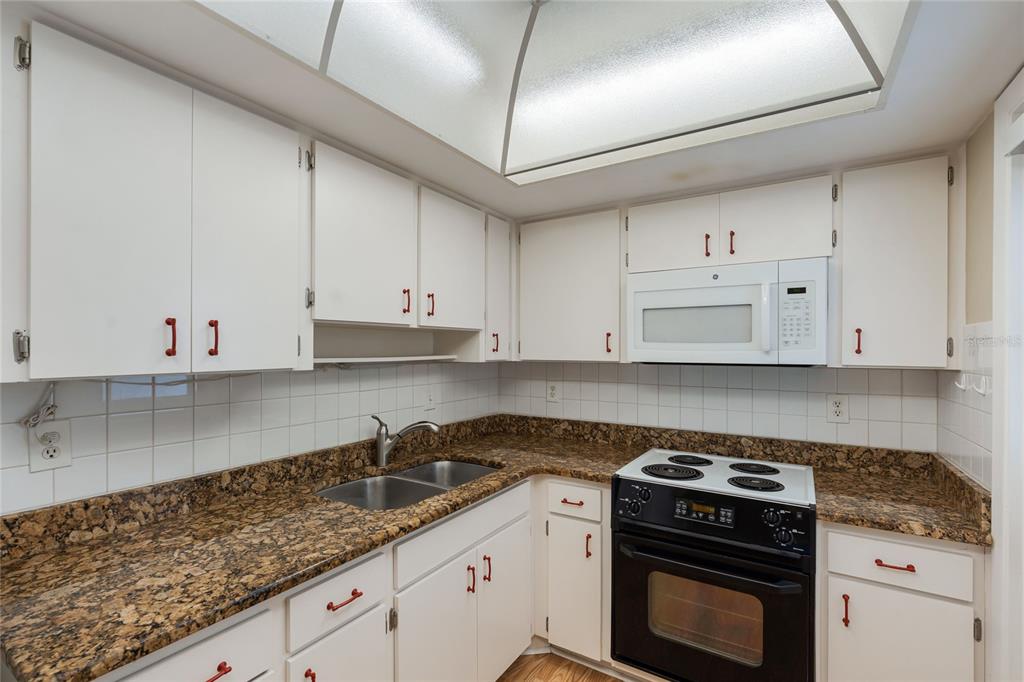 5972 HIBISCUS DRIVE UNIT 207, BRADENTON, FL — photo 3 of 30