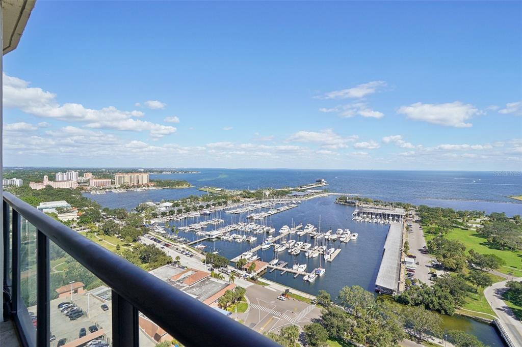 1 BEACH DRIVE SE UNIT 2305