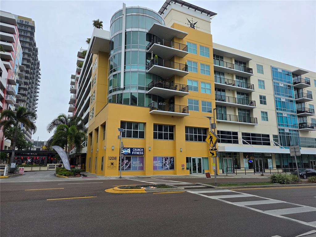 1208 E KENNEDY BOULEVARD UNIT 1020