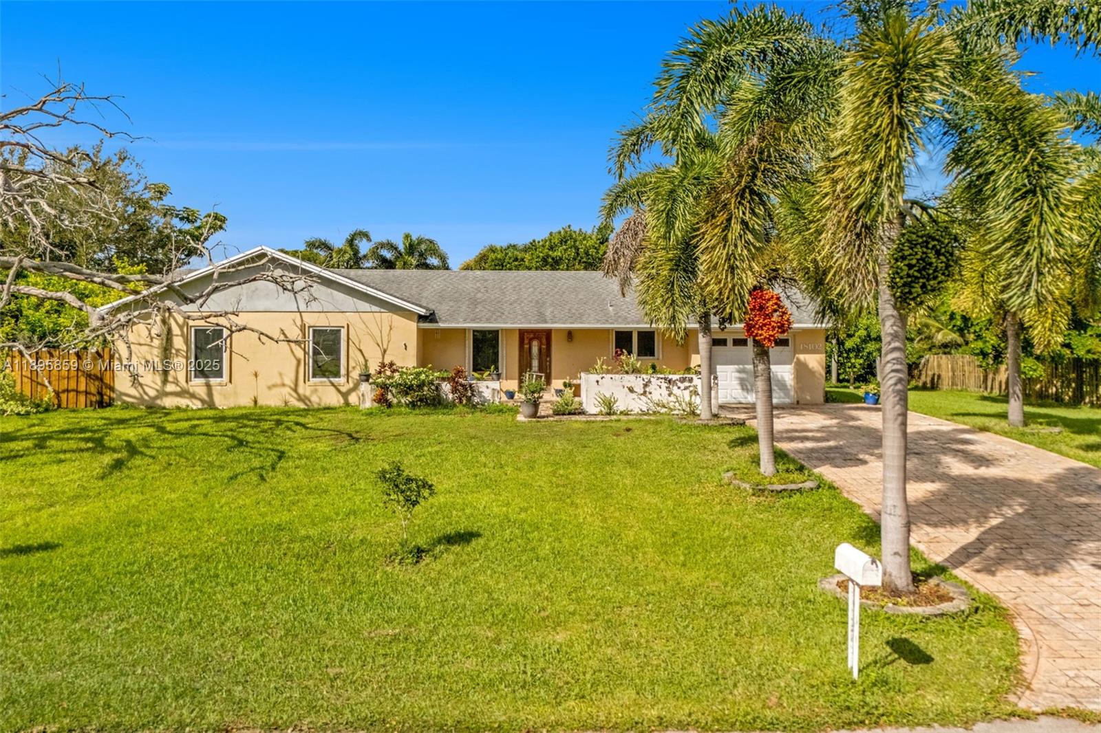 18102 SW 88th Pl, Palmetto Bay FL 33157