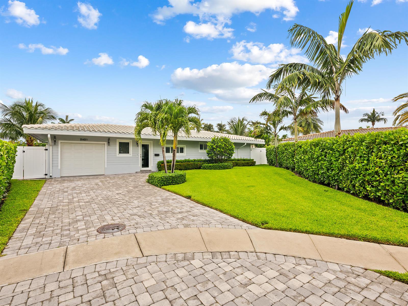 2421 NE 50th Street, Lighthouse Point FL 33064