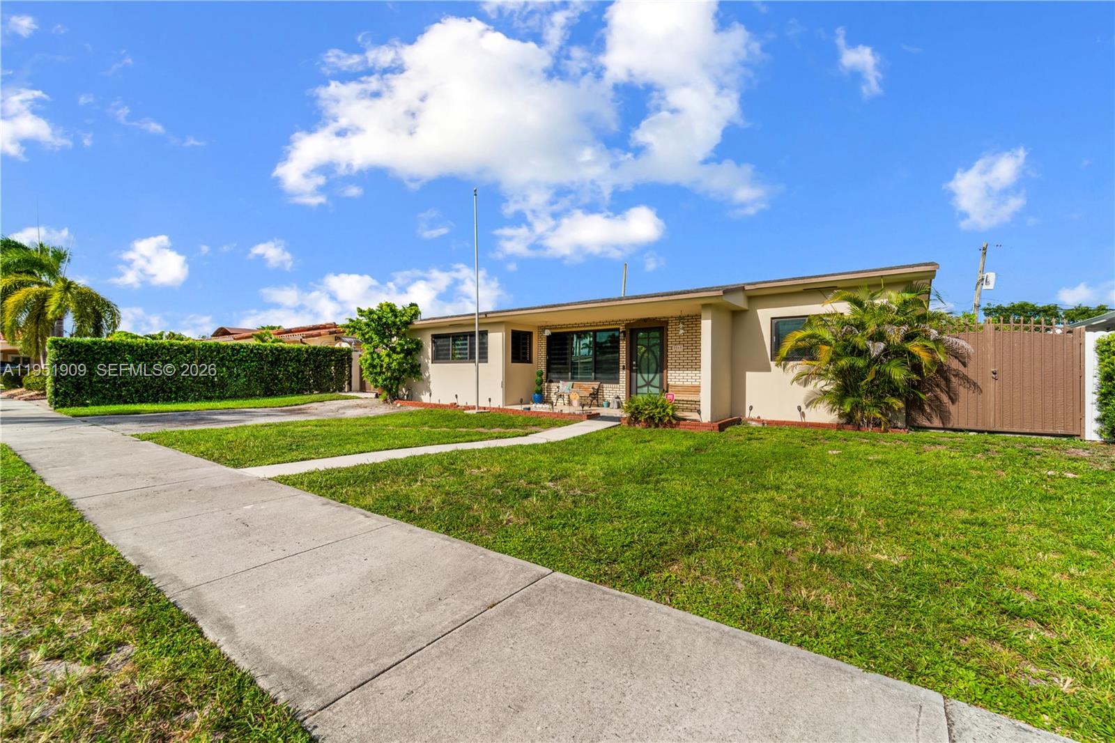 8065 W 14th Ct, Hialeah FL 33014