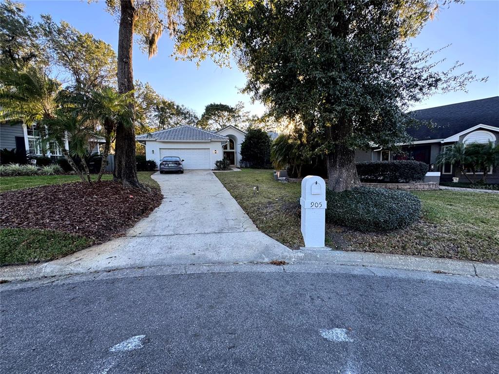 905 BEARDED OAKS TERRACE