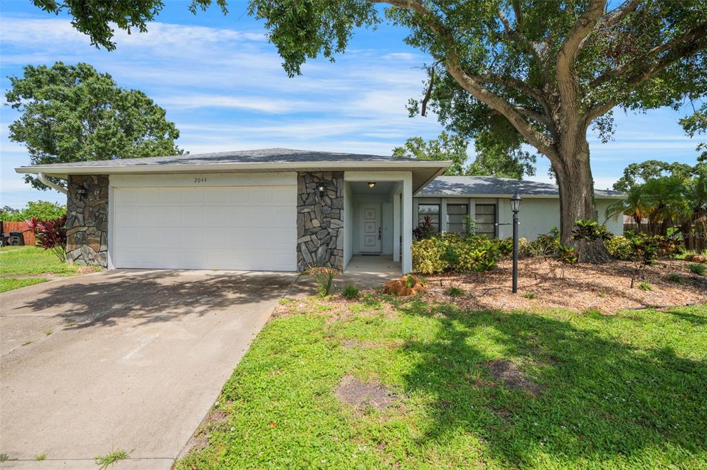2044 COUNTRY MEADOWS LANE