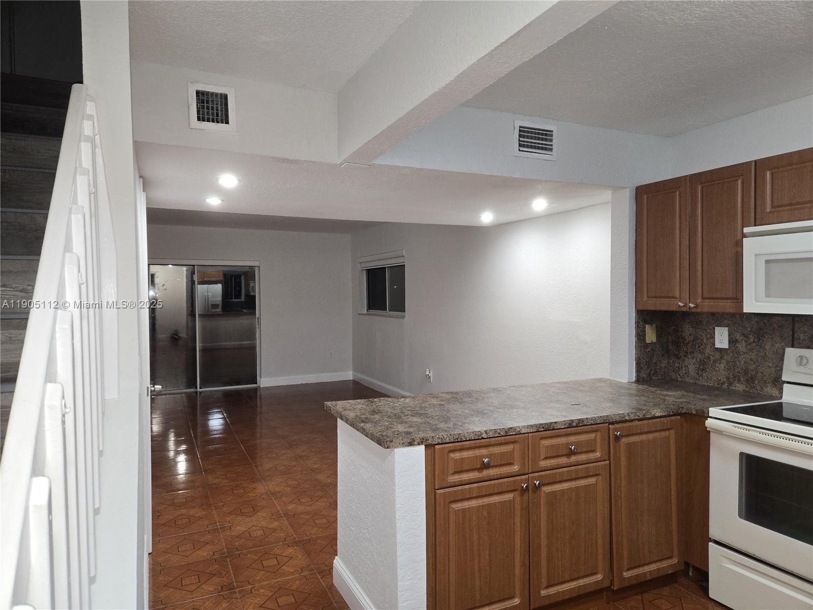 2730 W 76th St # 201, Hialeah FL 33016
