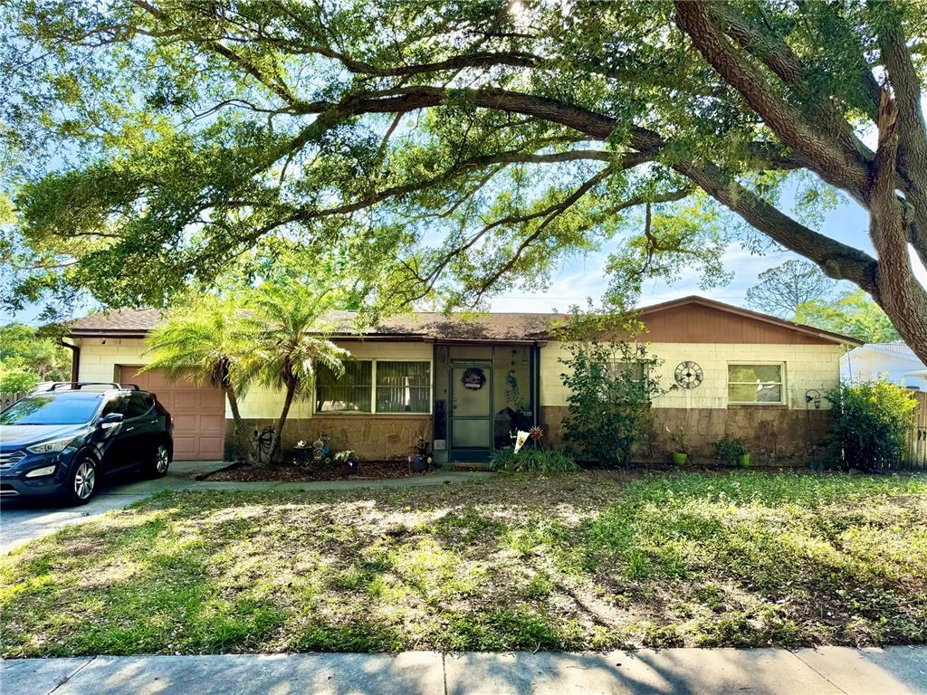 1406 PINEAPPLE LANE