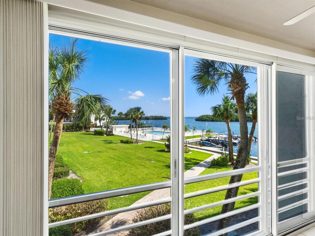 600 SUTTON PLACE UNIT 201