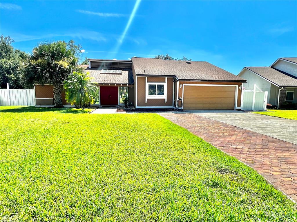 1021 WINDSONG CIRCLE