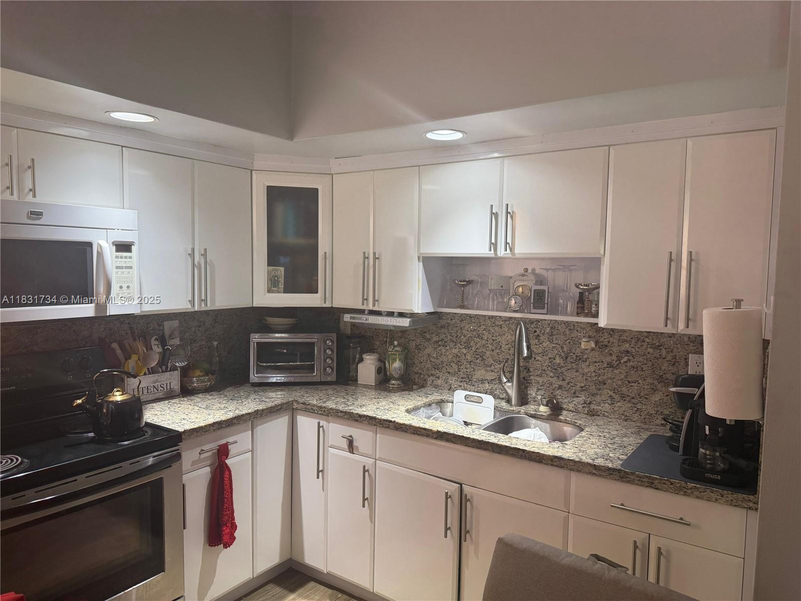 12246 SW 116th Ln, Miami FL 33186