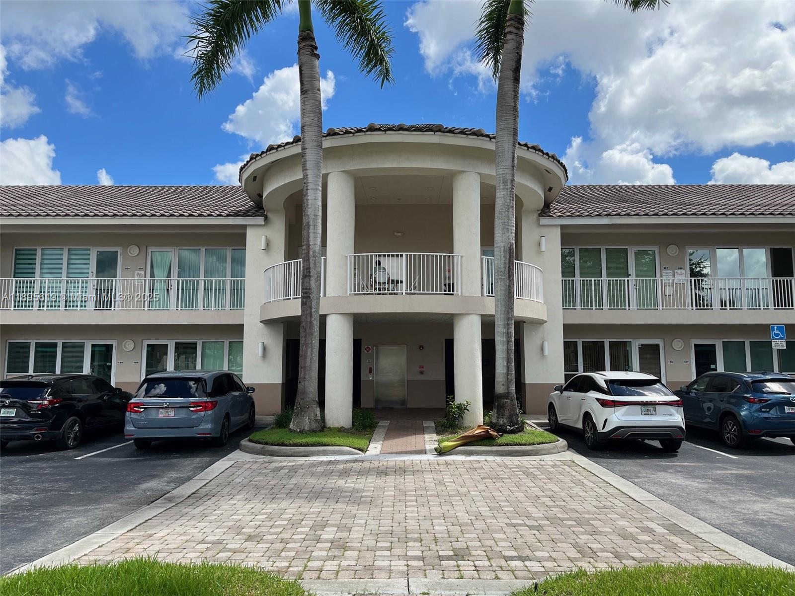 5220 S University Dr # 106C, Davie FL 33328