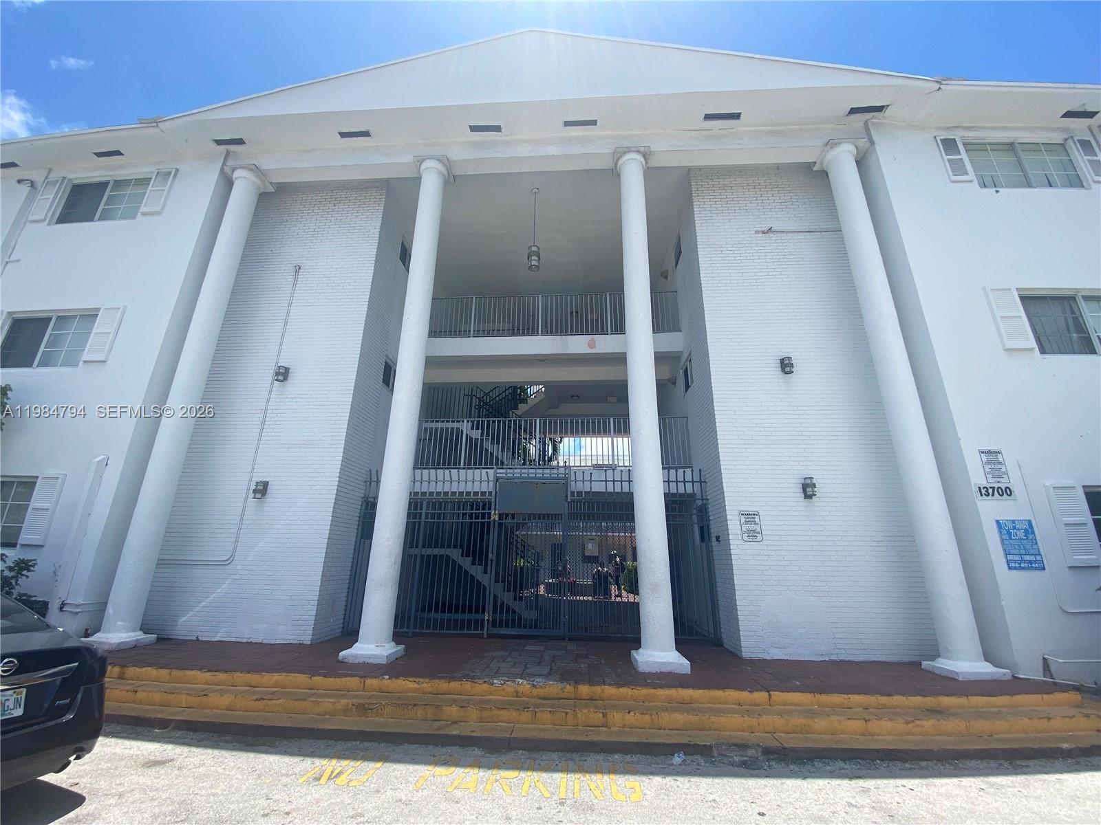 13700 NE 6th Ave # 305, North Miami FL 33161