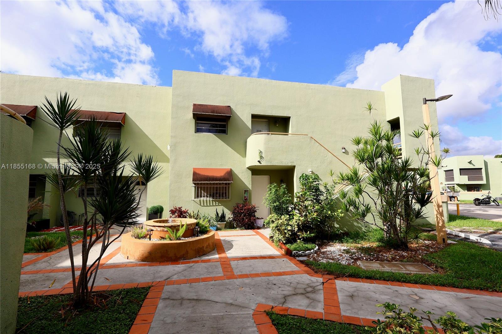 11081 NW 7th St # 203, Miami FL 33172
