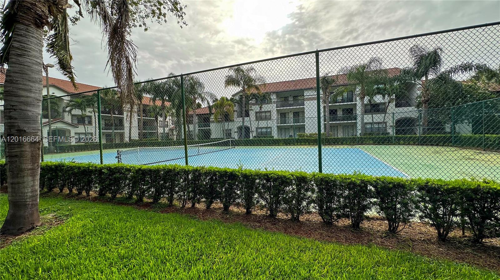 530 S Park Rd # 11, Hollywood FL 33021