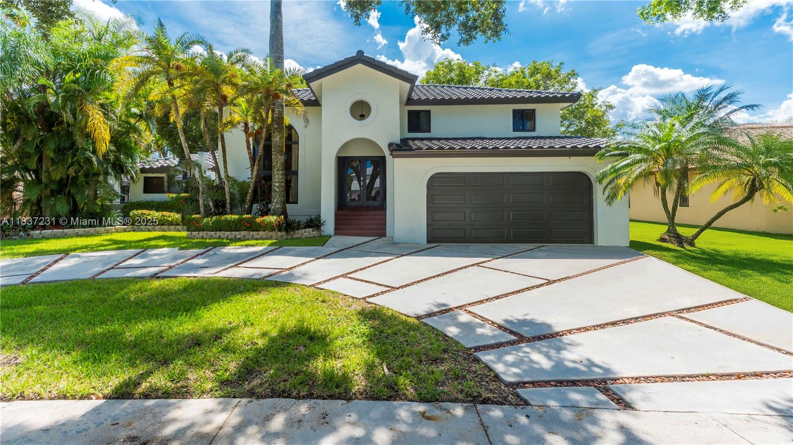 6421 Falconsgate Ave, Davie FL 33331