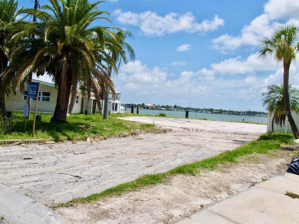 16003 5TH STREET E, REDINGTON BEACH, FL — photo 3 of 30