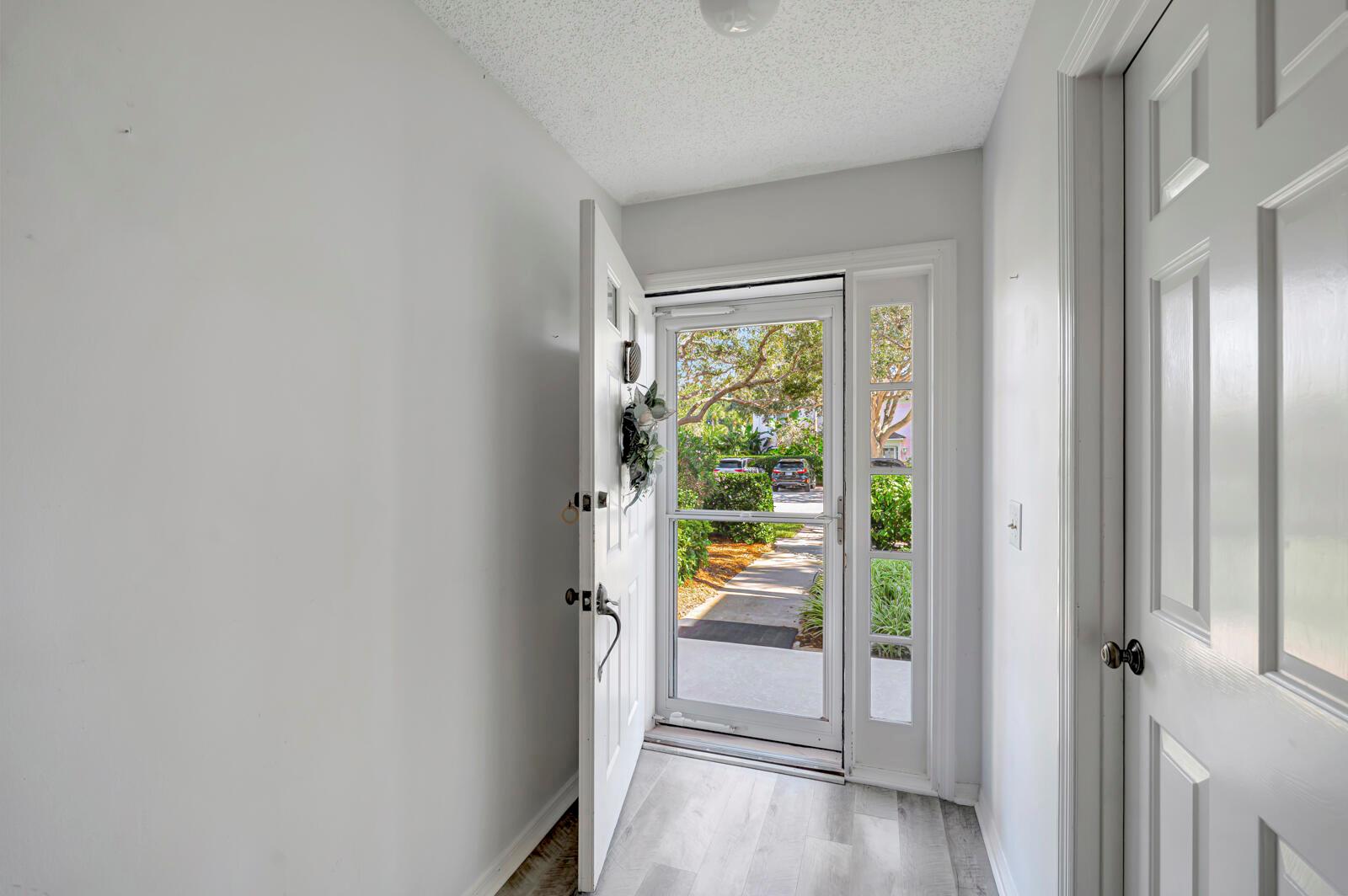 Foyer — VERO BEACH, FL