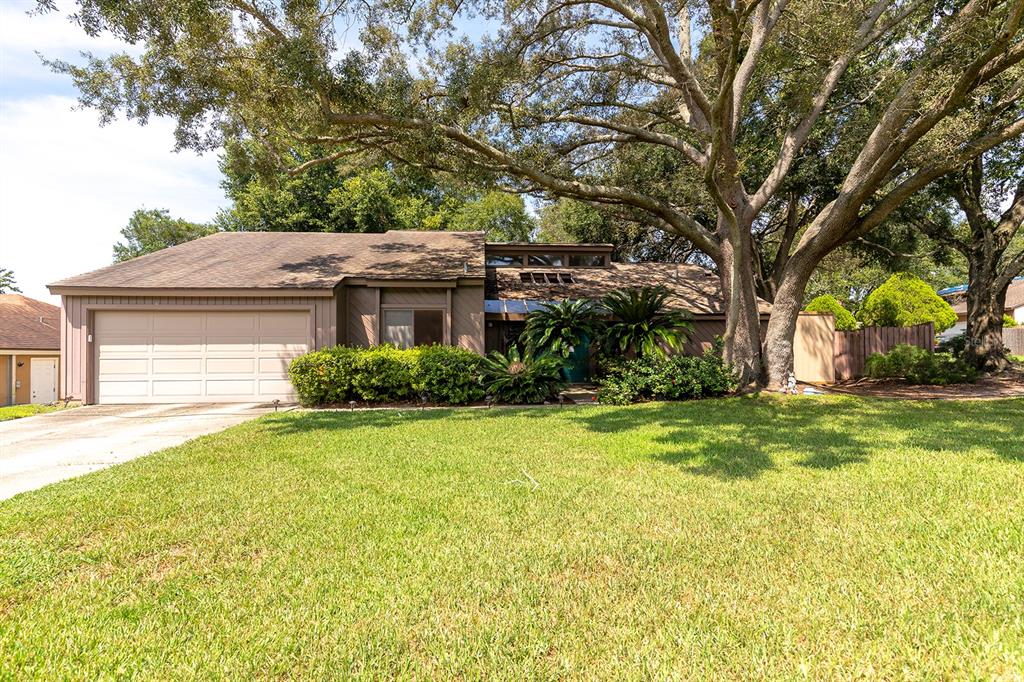 1638 GRAND OAK DRIVE