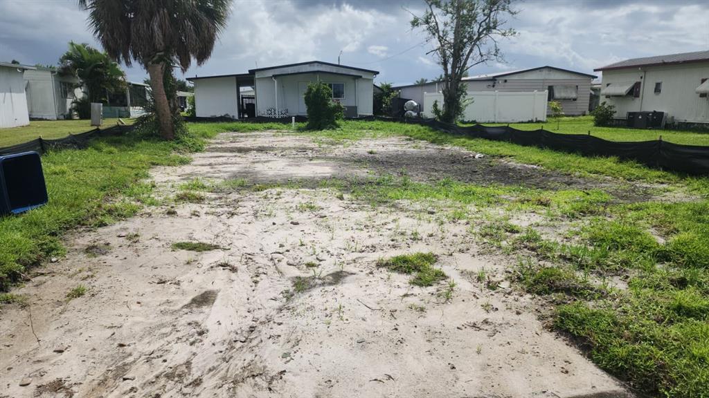 306 50TH AVENUE PLAZA E, BRADENTON, FL — photo 2 of 19