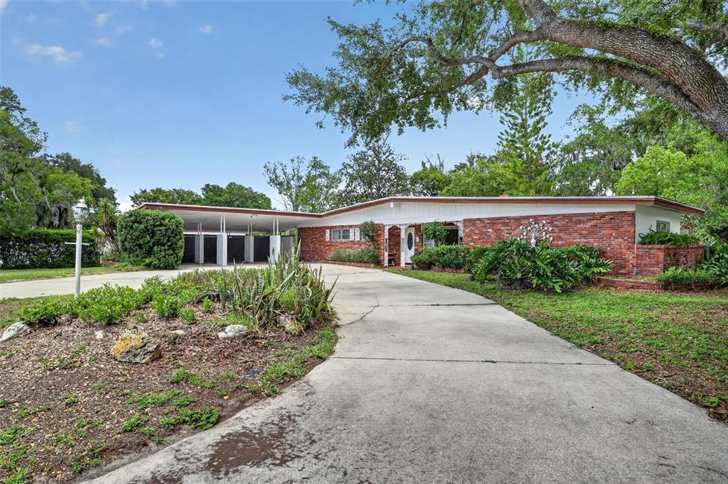 1509 W COUNTRY CLUB DRIVE