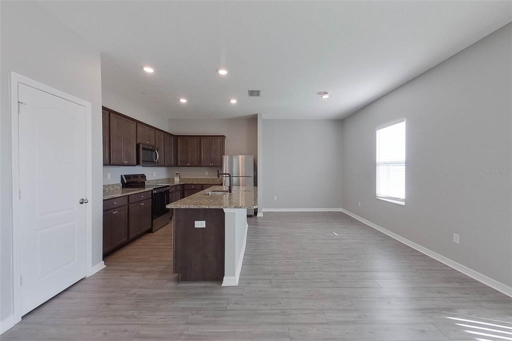 30098 FEDORA CIRCLE, BROOKSVILLE, FL — photo 4 of 30