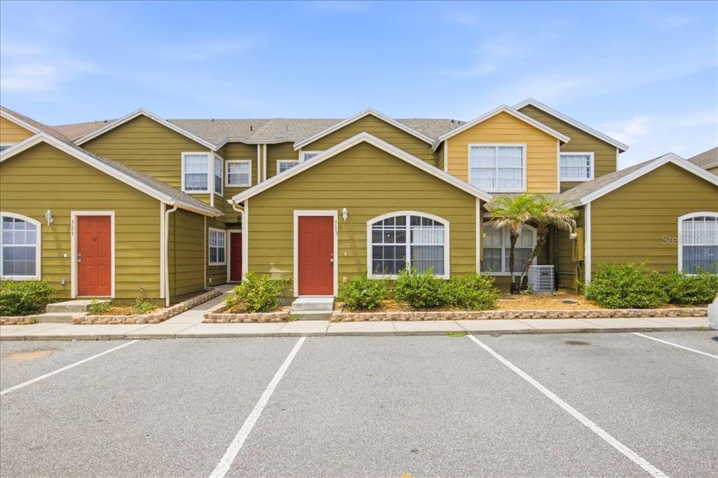 713 WASHINGTON PALM LOOP Front Unit