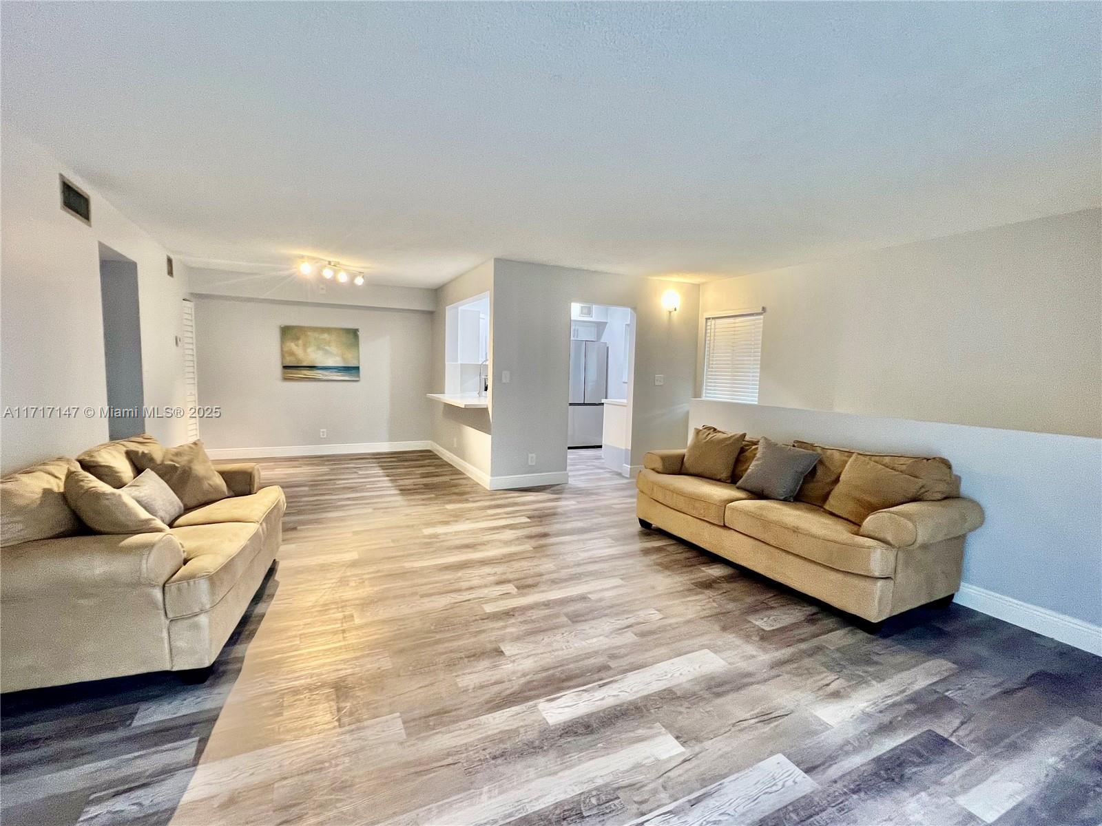 115 Gardens Dr # 203, Pompano Beach FL 33069