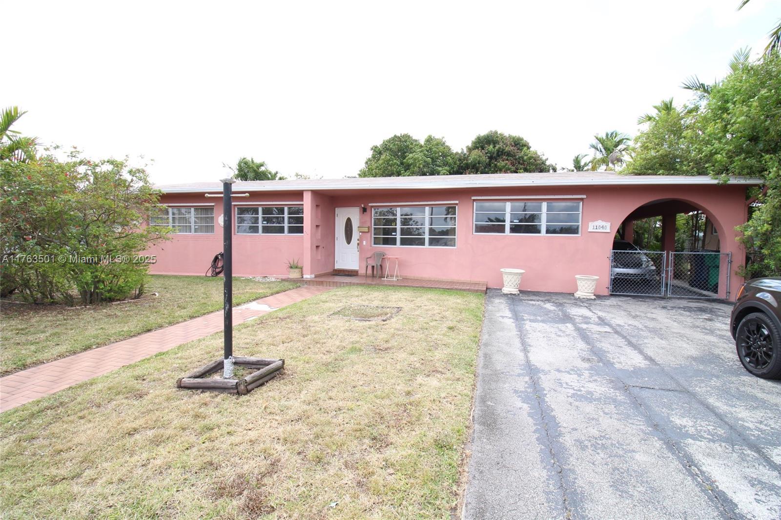11040 NW 60 CT, Hialeah FL 33012