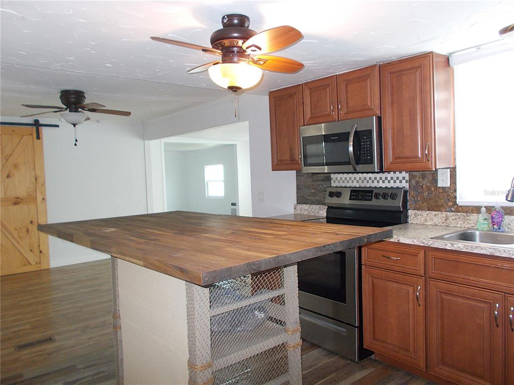 373 LONGWOOD DRIVE, VENICE, FL — photo 2 of 25