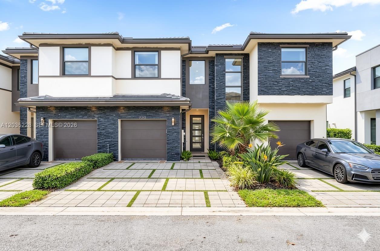 15841 NW 91st Ct, Miami Lakes FL 33018