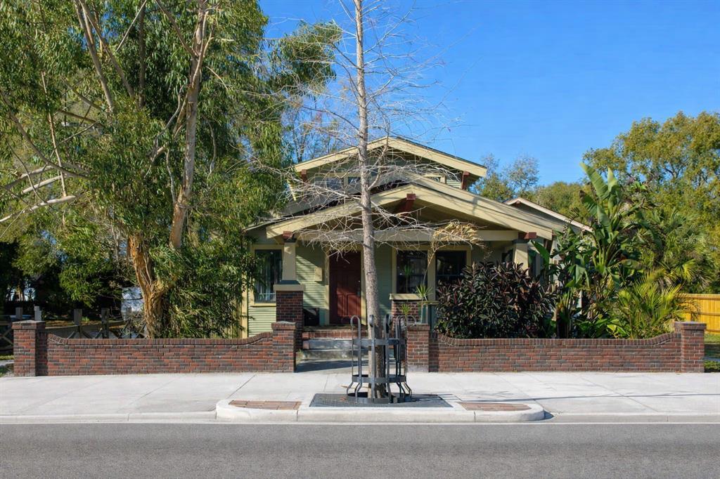 1018 E COLUMBUS DRIVE