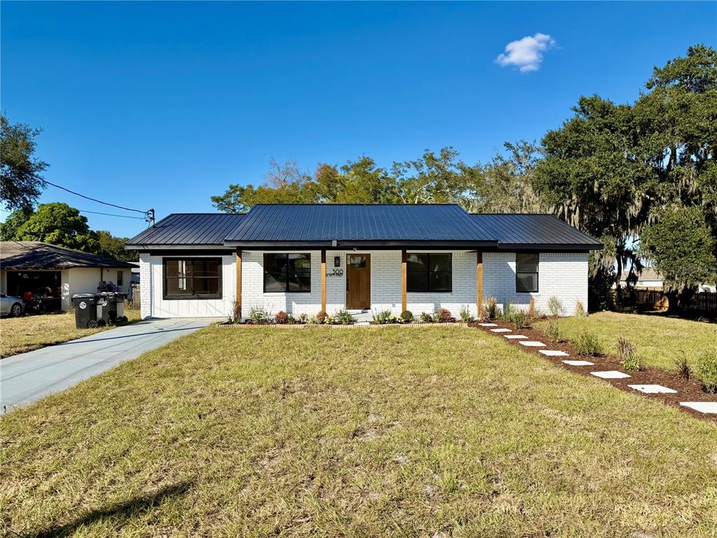 300 W 6TH STREET