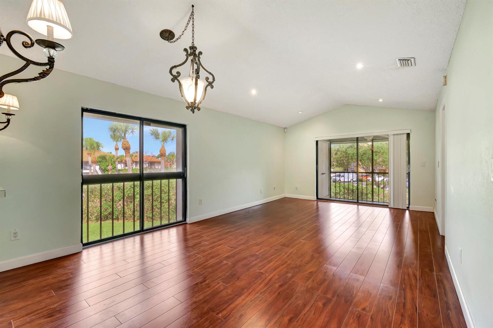 351 Club Circle # 207, Boca Raton FL 33487