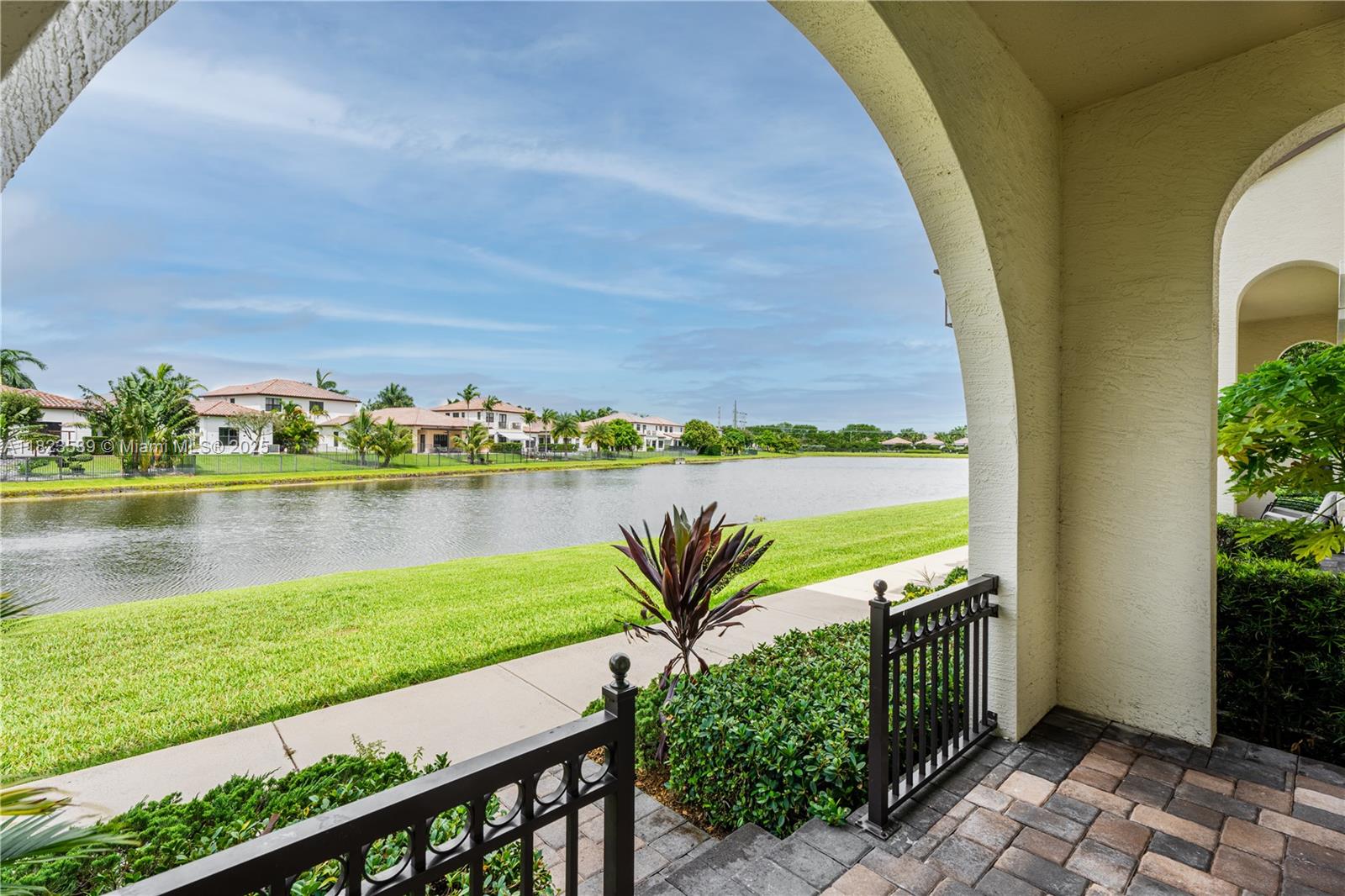 4375 Cascada Cir, Cooper City FL 33024