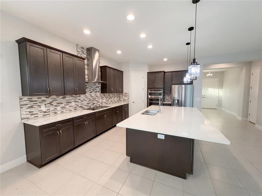 11277 RUSTIC TIMBER LOOP, SAN ANTONIO, FL — photo 2 of 30