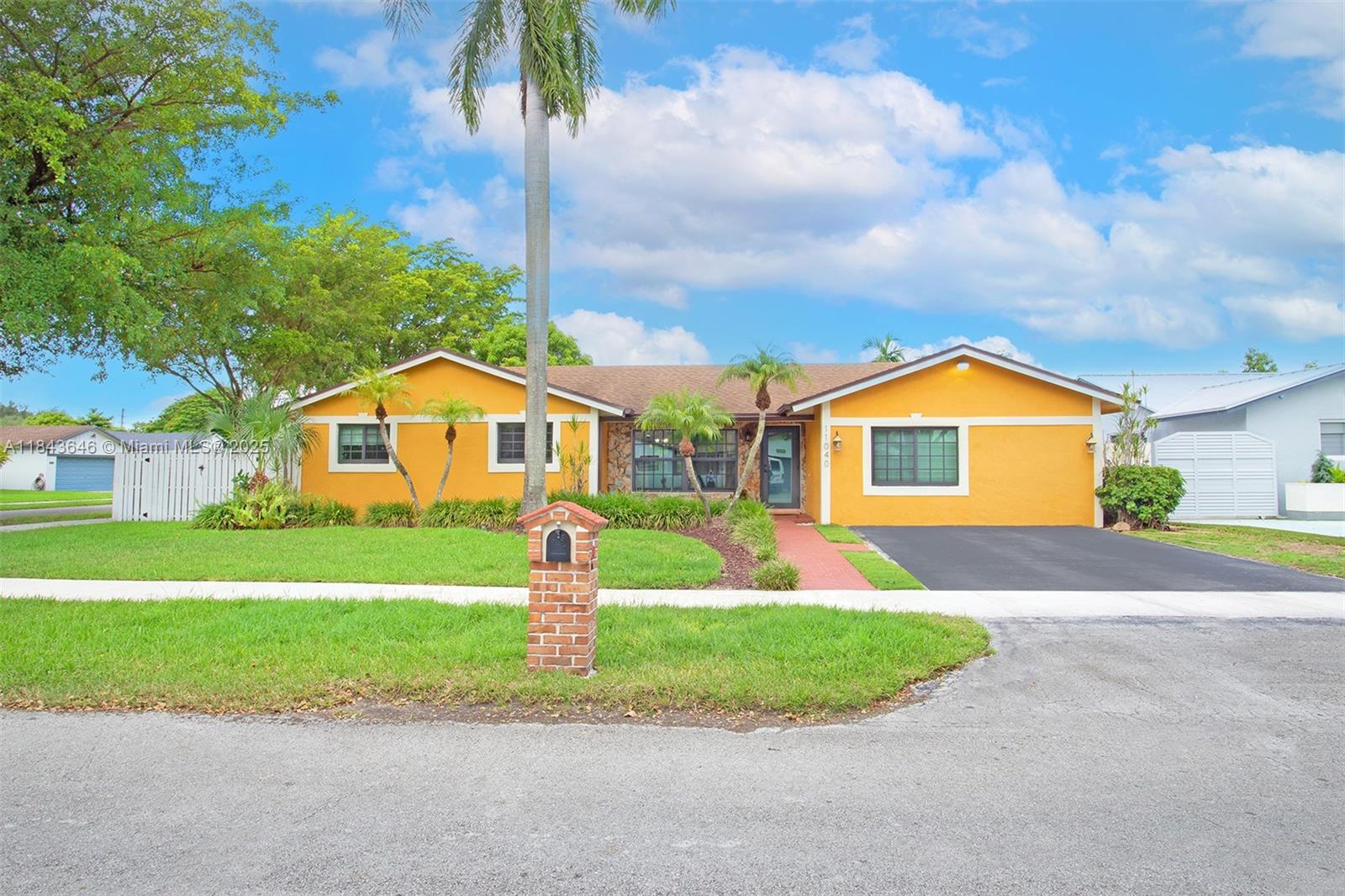 11040 SW 140th Ave, Miami FL 33186