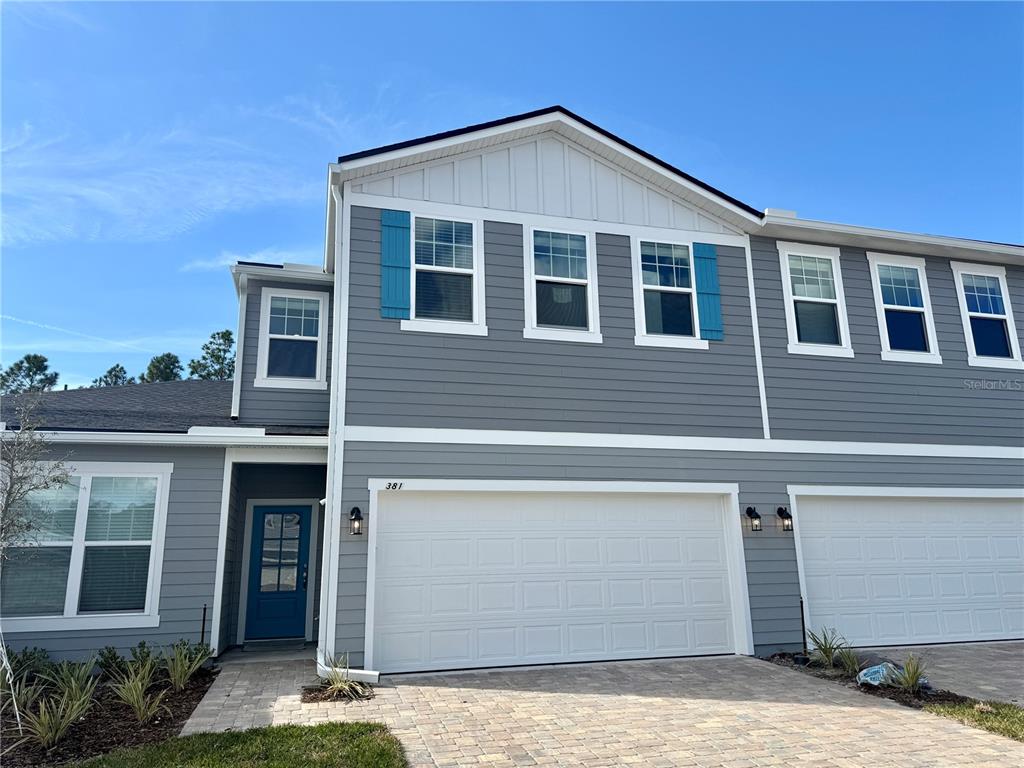 385 WOODS LANE