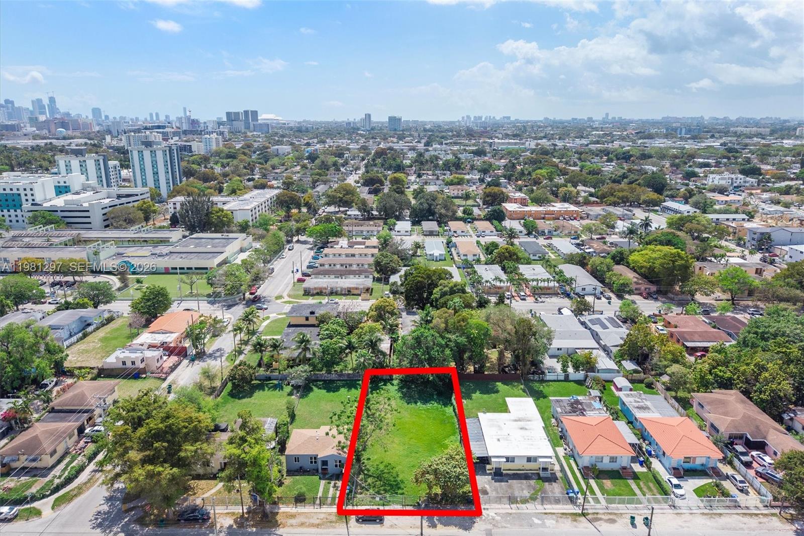 1922 NW 33rd St, Miami FL 33142