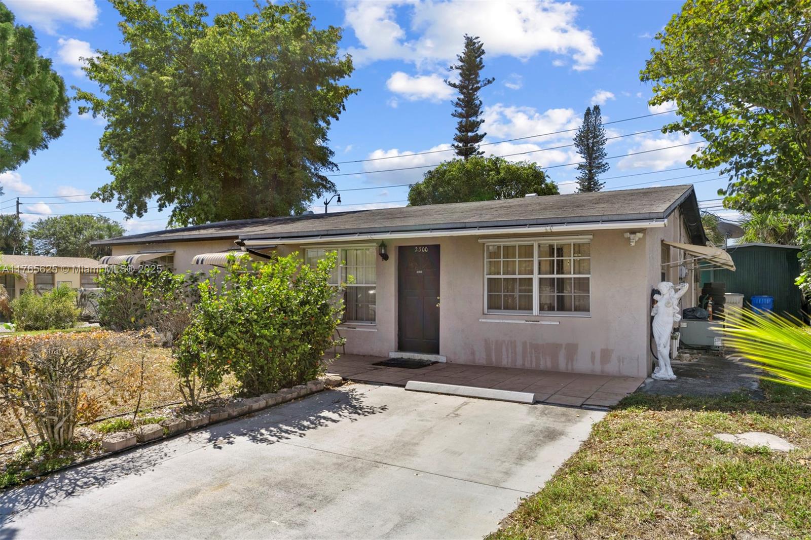 2300 NW 11th Ct, Pompano Beach FL 33069